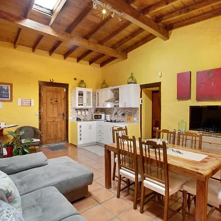 בית נופש Casa Candelaria *